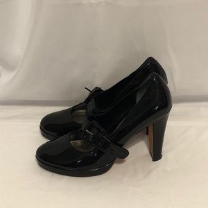 EUC Size 7 Saks 5TH Avenue Heels